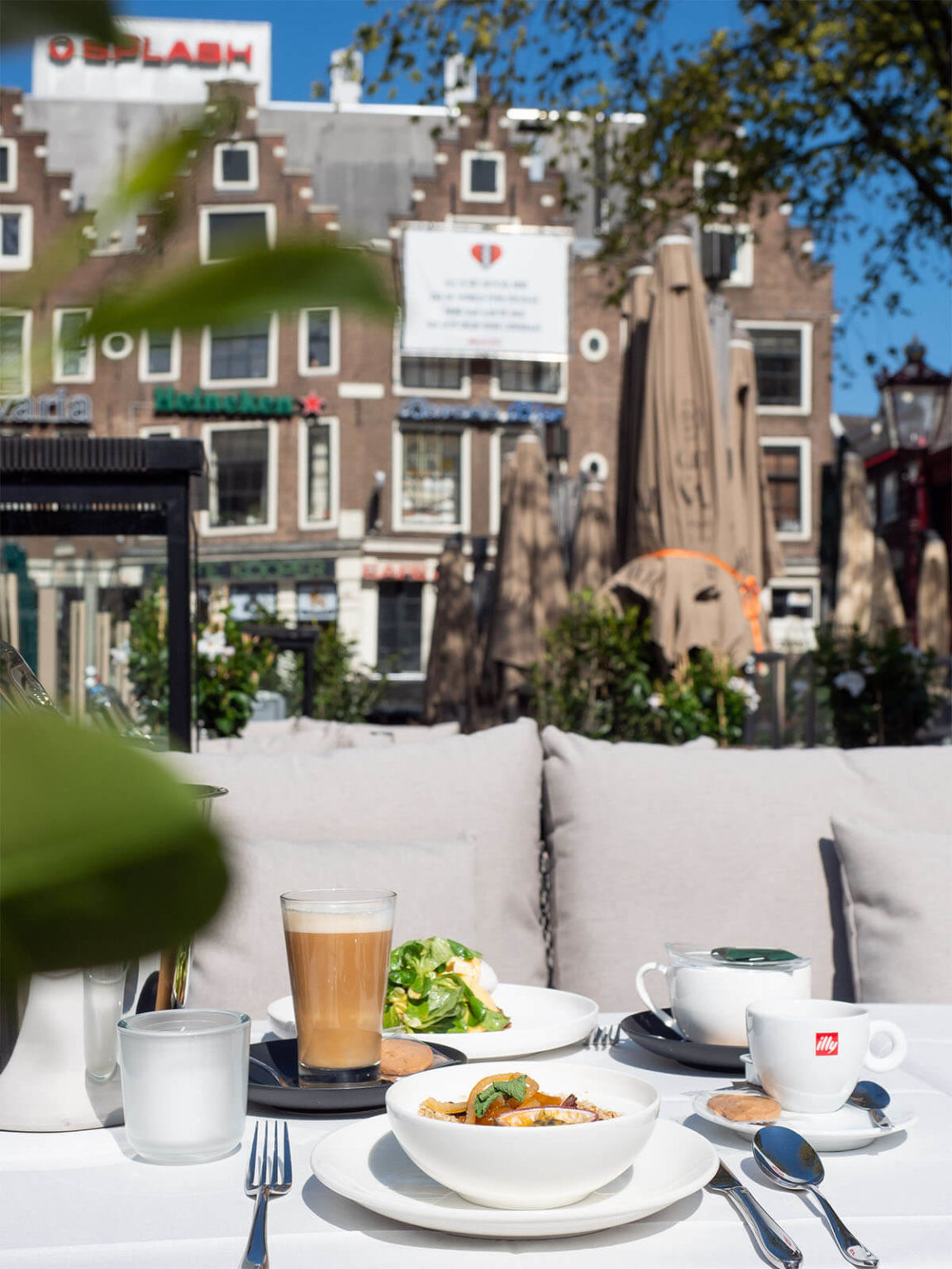 Café de Waard Het gezelligste café op het Leidseplein!